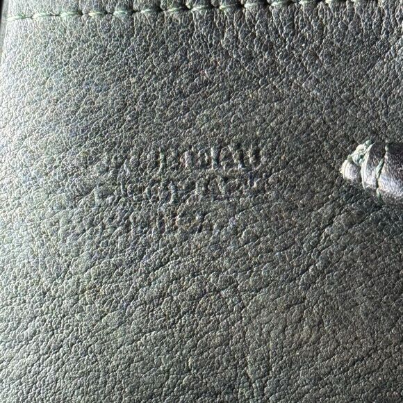 Vintage Black/Green Leather Saddlebag Backpack with Brass Clasps - Picture 10 of 10